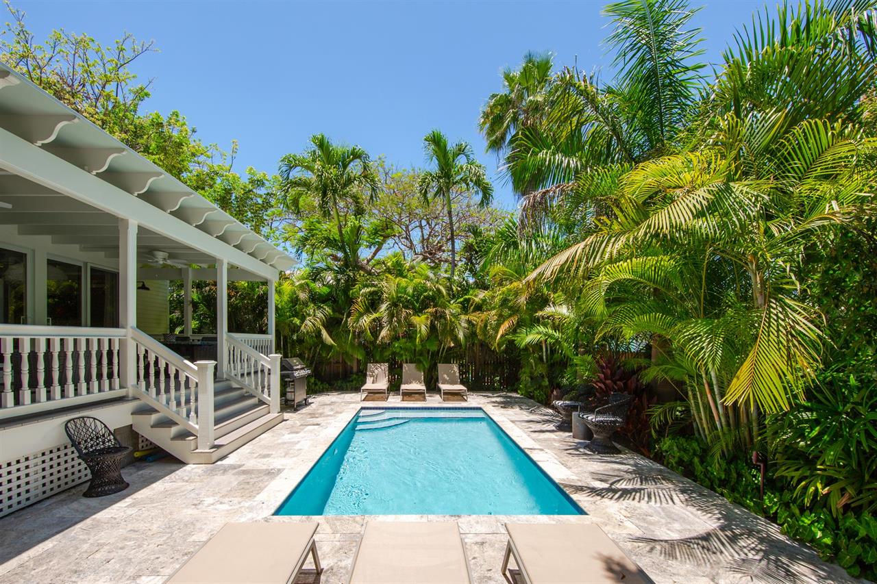 4474 Villa Josine Pool Vert B